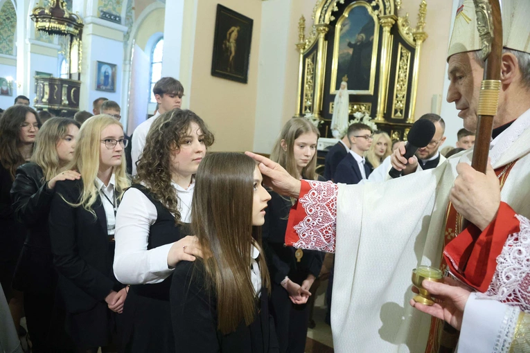Bierzmowanie w Oleśnie