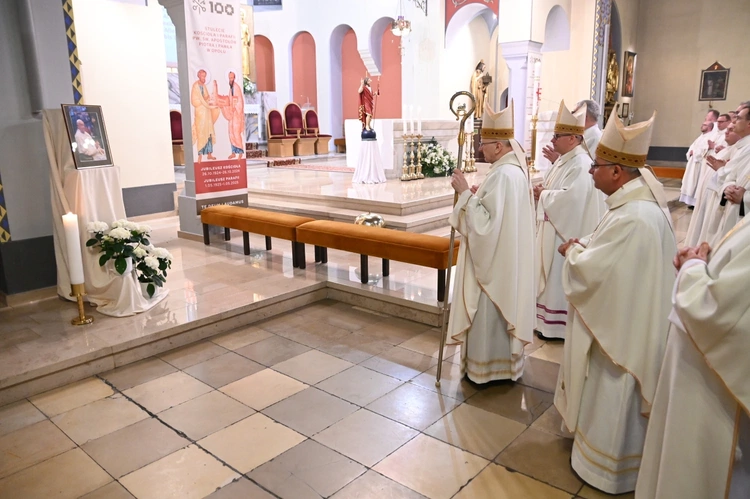 Modlitwa za zmarłego papieża Franciszka