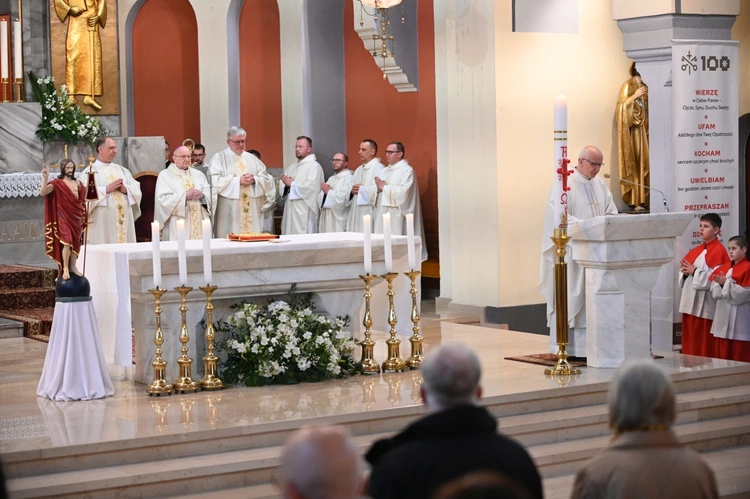 Modlitwa za zmarłego papieża Franciszka