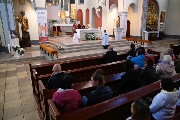 Modlitwa za zmarłego papieża Franciszka