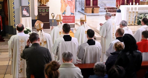 Modlitwa za zmarłego papieża Franciszka