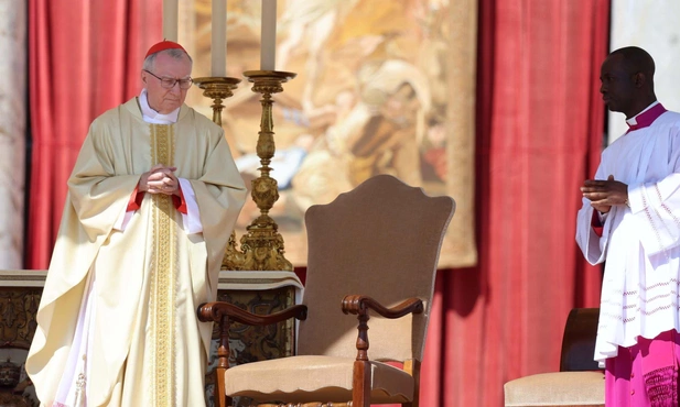 Kard. Parolin: Papież Franciszek pozdrawia nas z Nieba