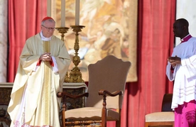 Kard. Parolin: Papież Franciszek pozdrawia nas z Nieba