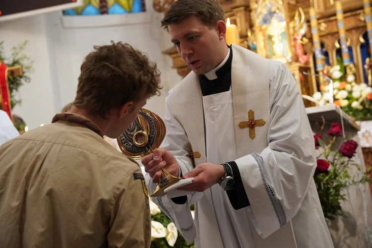 Abp Mieczysław Mokrzycki intronizował relikwie św. Jana Pawła II we Wrocławiu-Ołtaszynie
