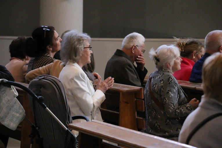 Godzina Miłosierdzia w Sanktuarium Bożego Miłosierdzia w Płocku