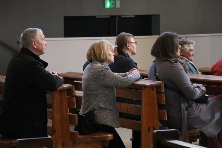 Godzina Miłosierdzia w Sanktuarium Bożego Miłosierdzia w Płocku