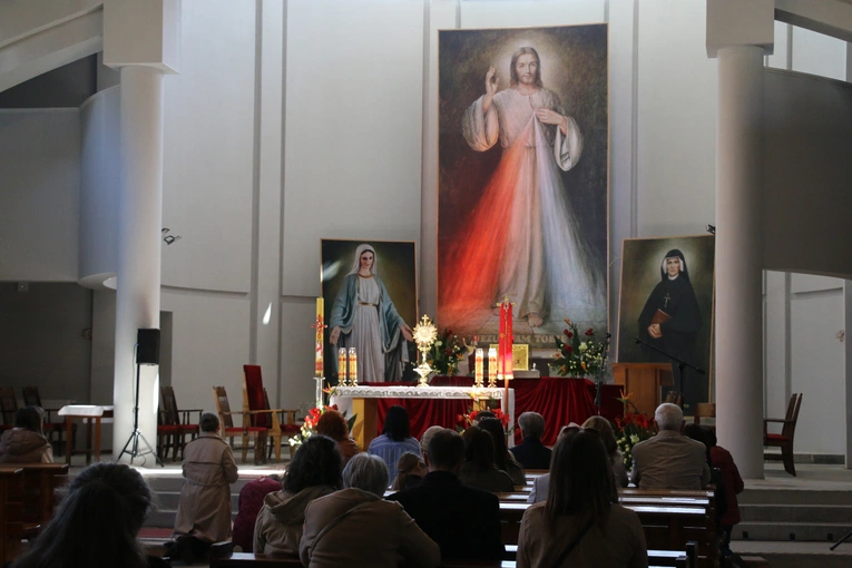 Godzina Miłosierdzia w Sanktuarium Bożego Miłosierdzia w Płocku