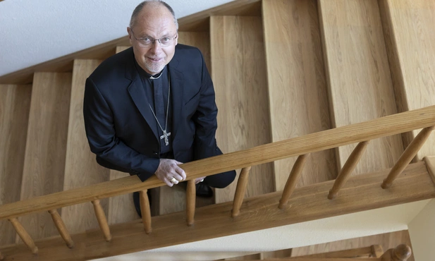 Czy święci chodzą w niebie w aureoli?