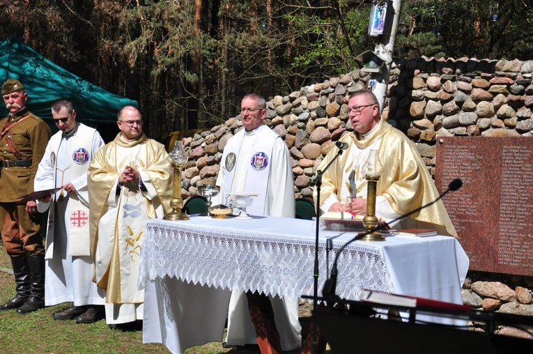 Oddaliśmy hołd Hubalowi i jego żołnierzom