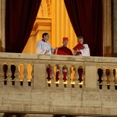"Habemus papam", czyli jak w przeszłości wybierano papieży - mówi kard. Ryś