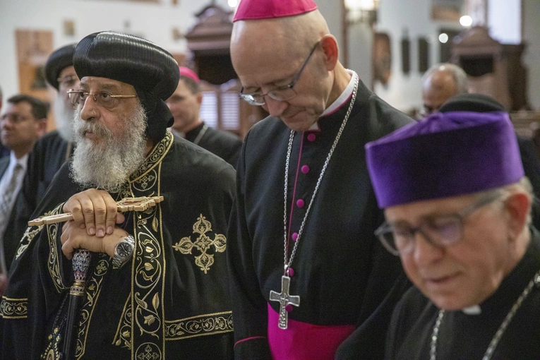 Tawadros II modlił się w archikatedrze warszawskiej o pokój 