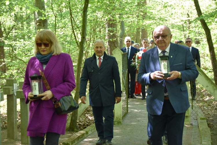 Ościsłowo. Upamiętnienie ofiar niemieckiej zbrodni wojennej