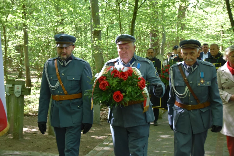 Ościsłowo. Upamiętnienie ofiar niemieckiej zbrodni wojennej