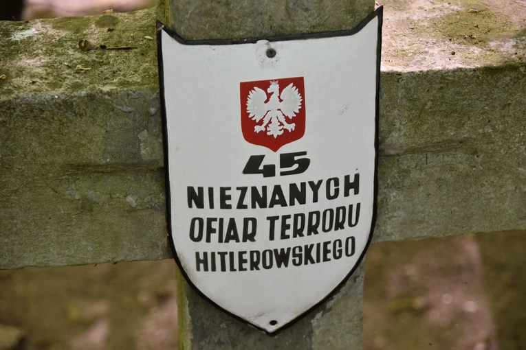 Ościsłowo. Upamiętnienie ofiar niemieckiej zbrodni wojennej