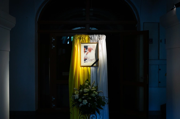 Tarnów. Rozpoczęcie kursu dla nadzwyczajnych szafarzy Komunii św.