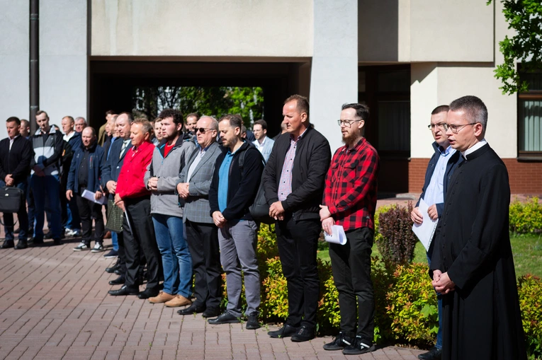 Tarnów. Rozpoczęcie kursu dla nadzwyczajnych szafarzy Komunii św.