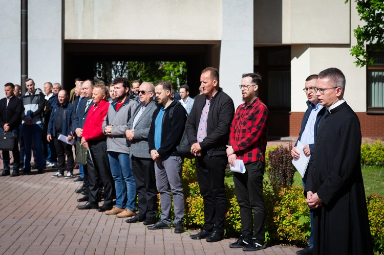 Tarnów. Rozpoczęcie kursu dla nadzwyczajnych szafarzy Komunii św.