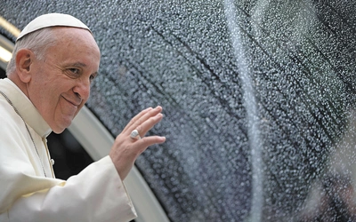 Brat Franciszek. Papież, który nie lękał się gestów symbolicznych, wręcz rewolucyjnych