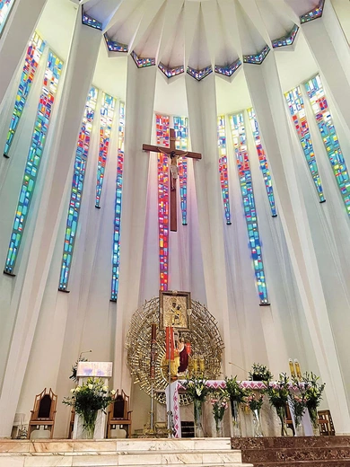 Świątynię poświęcił przed ponad 50 laty kard. Karol Wojtyła.