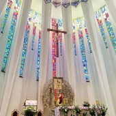 Świątynię poświęcił przed ponad 50 laty kard. Karol Wojtyła.