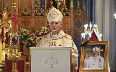 Biskup M. Solarczyk wygłosił homilię w radomskiej katedrze.