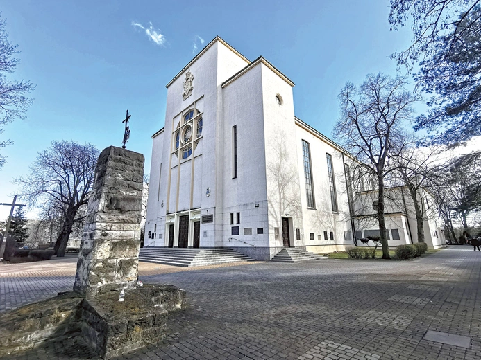Kamionek  trafił ostatnio  na czołówki gazet z powodu pożaru zabytkowej dzwonnicy. Sprawca podpalenia został już zatrzymany. 