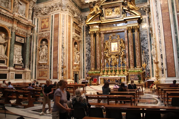 Bazylika Santa Maria Maggiore po pogrzebie papieża