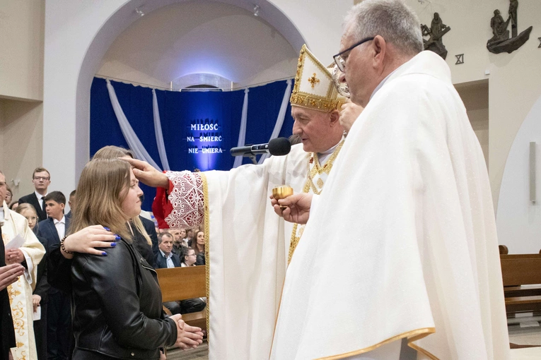 Bierzmowanie w Słopnicach Dolnych