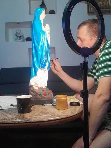 Odnawianie figurek - warsztat pana Sławka