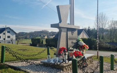 W hołdzie poległym za wolność