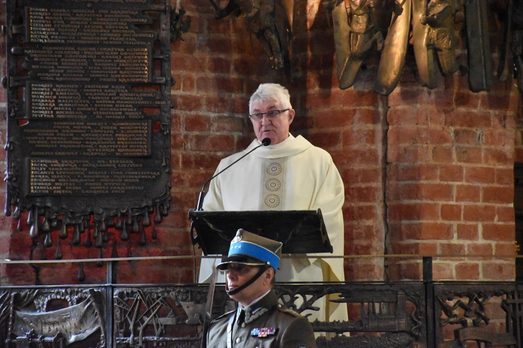 Msza św. w 85. rocznicę zbrodni katyńskiej