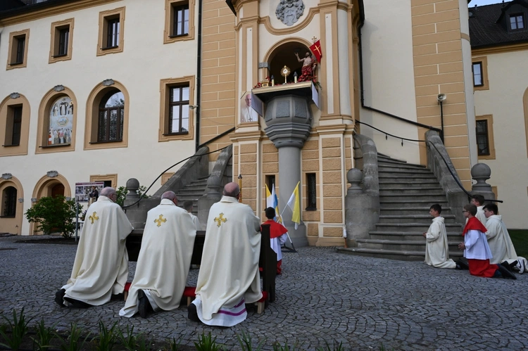 Jubileuszowa pielgrzymka kapłanów do sanktuarium św. Jacka