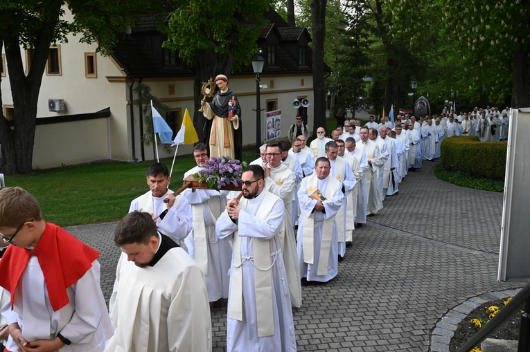 Jubileuszowa pielgrzymka kapłanów do sanktuarium św. Jacka