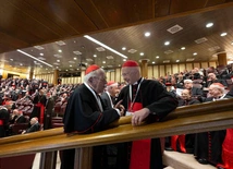 Kardynałowie proszą Lud Boży o modlitwę przed wyborem papieża