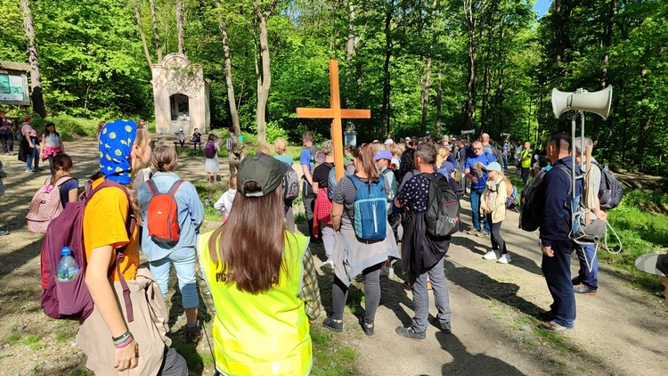 Pielgrzymkowa majówka z Sobótki do Sulistrowiczek