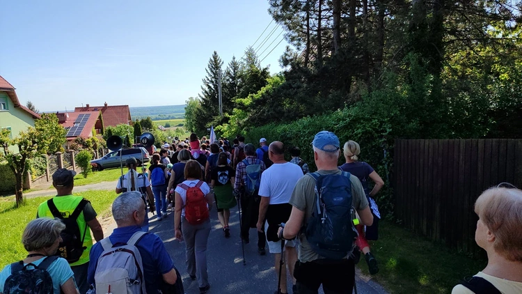 Pielgrzymkowa majówka z Sobótki do Sulistrowiczek