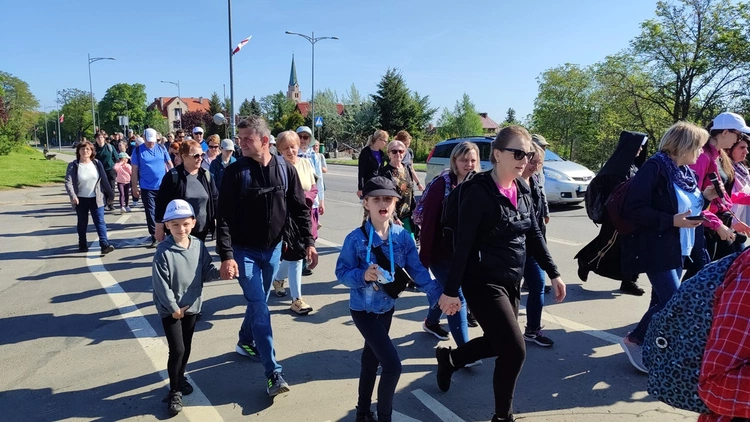 Pielgrzymkowa majówka z Sobótki do Sulistrowiczek