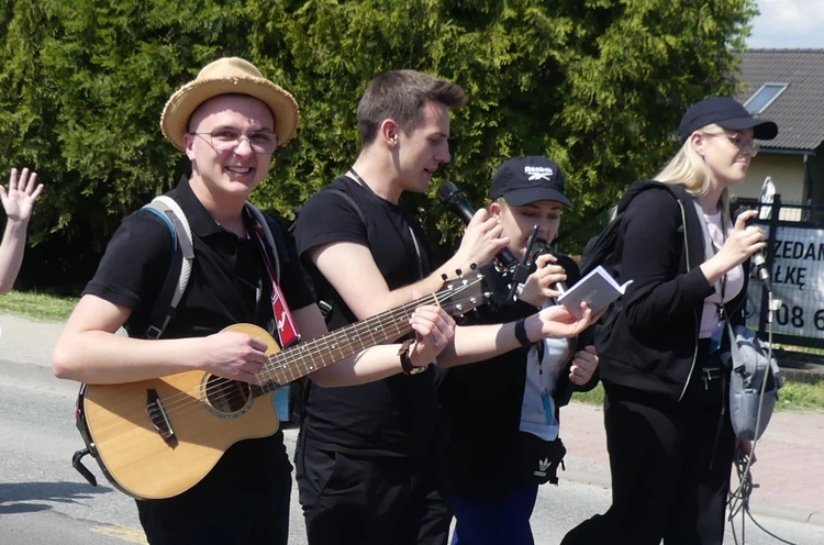 1. Grupa św. Faustyny w drodze do Łagiewnik - 2025