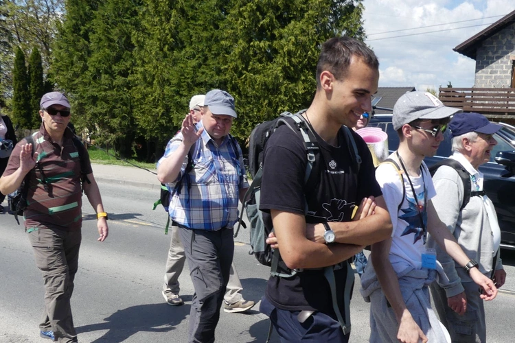 1. Grupa św. Faustyny w drodze do Łagiewnik - 2025