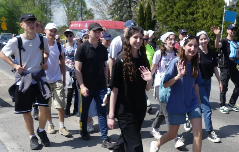 1. Grupa św. Faustyny w drodze do Łagiewnik - 2025