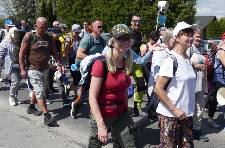 1. Grupa św. Faustyny w drodze do Łagiewnik - 2025