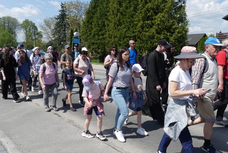 1. Grupa św. Faustyny w drodze do Łagiewnik - 2025