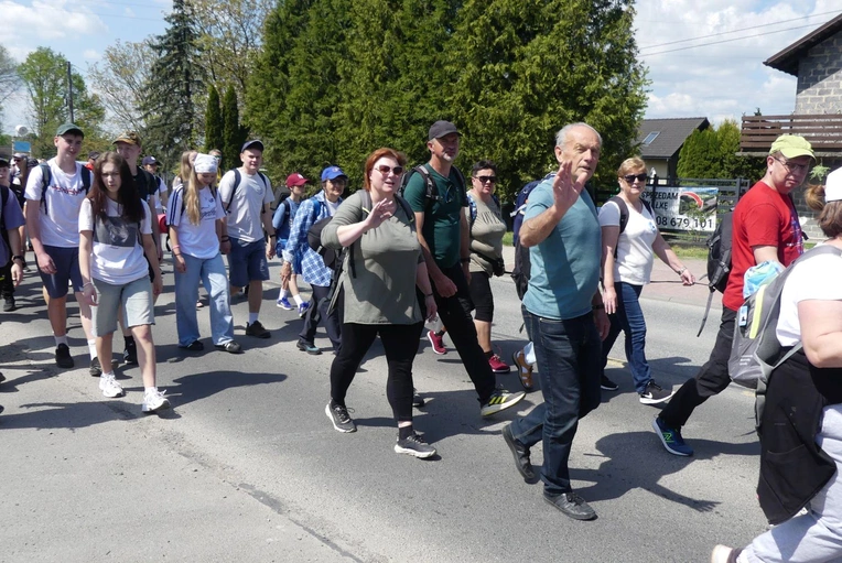 1. Grupa św. Faustyny w drodze do Łagiewnik - 2025