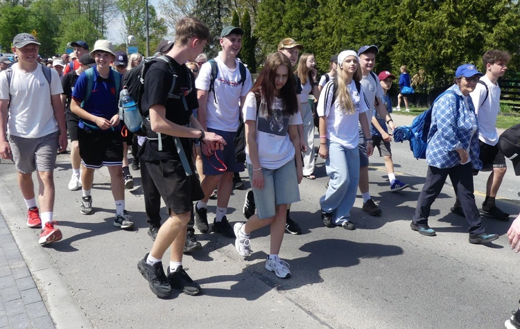 1. Grupa św. Faustyny w drodze do Łagiewnik - 2025