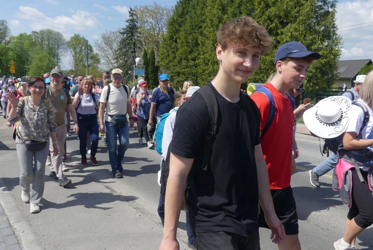 1. Grupa św. Faustyny w drodze do Łagiewnik - 2025