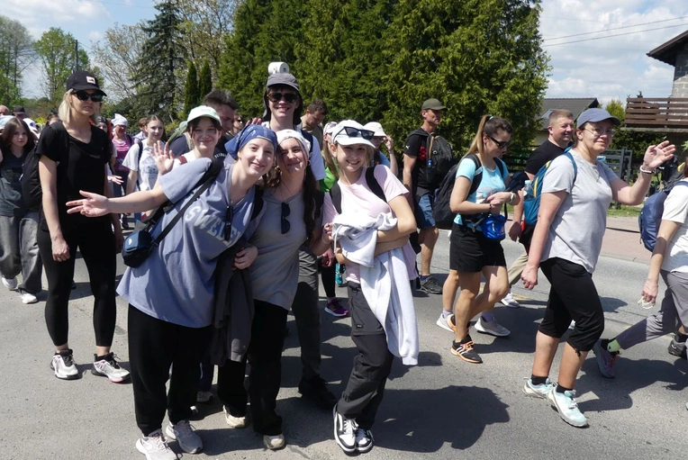 1. Grupa św. Faustyny w drodze do Łagiewnik - 2025