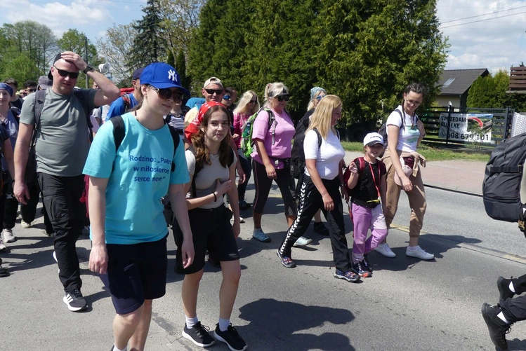 1. Grupa św. Faustyny w drodze do Łagiewnik - 2025