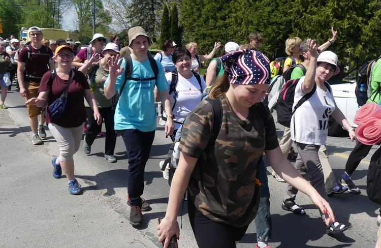 1. Grupa św. Faustyny w drodze do Łagiewnik - 2025