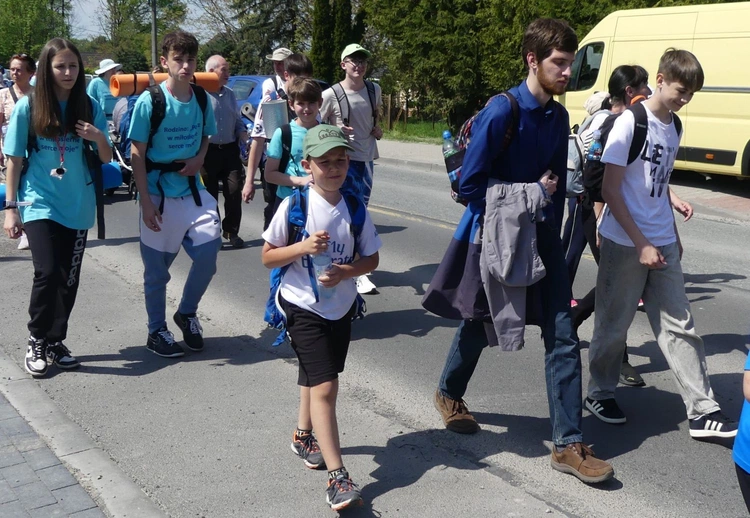 1. Grupa św. Faustyny w drodze do Łagiewnik - 2025