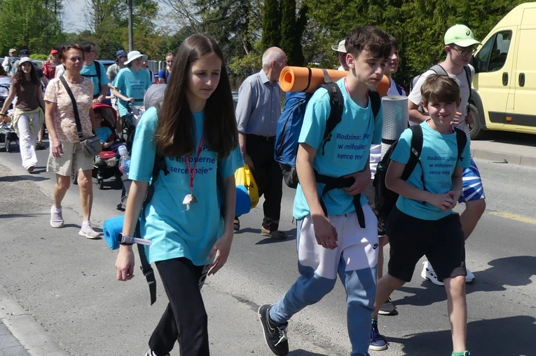 1. Grupa św. Faustyny w drodze do Łagiewnik - 2025